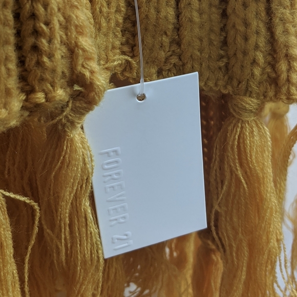 Yellow Cable Knit Scarf - NWT - Picture 4 of 5